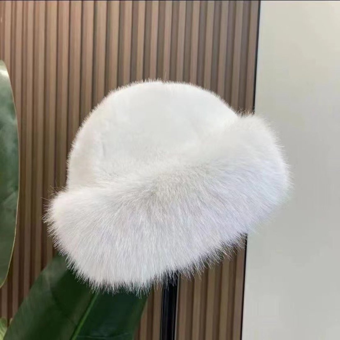 Women's Hand Finished Fluffy Fur Brim Winter Hat